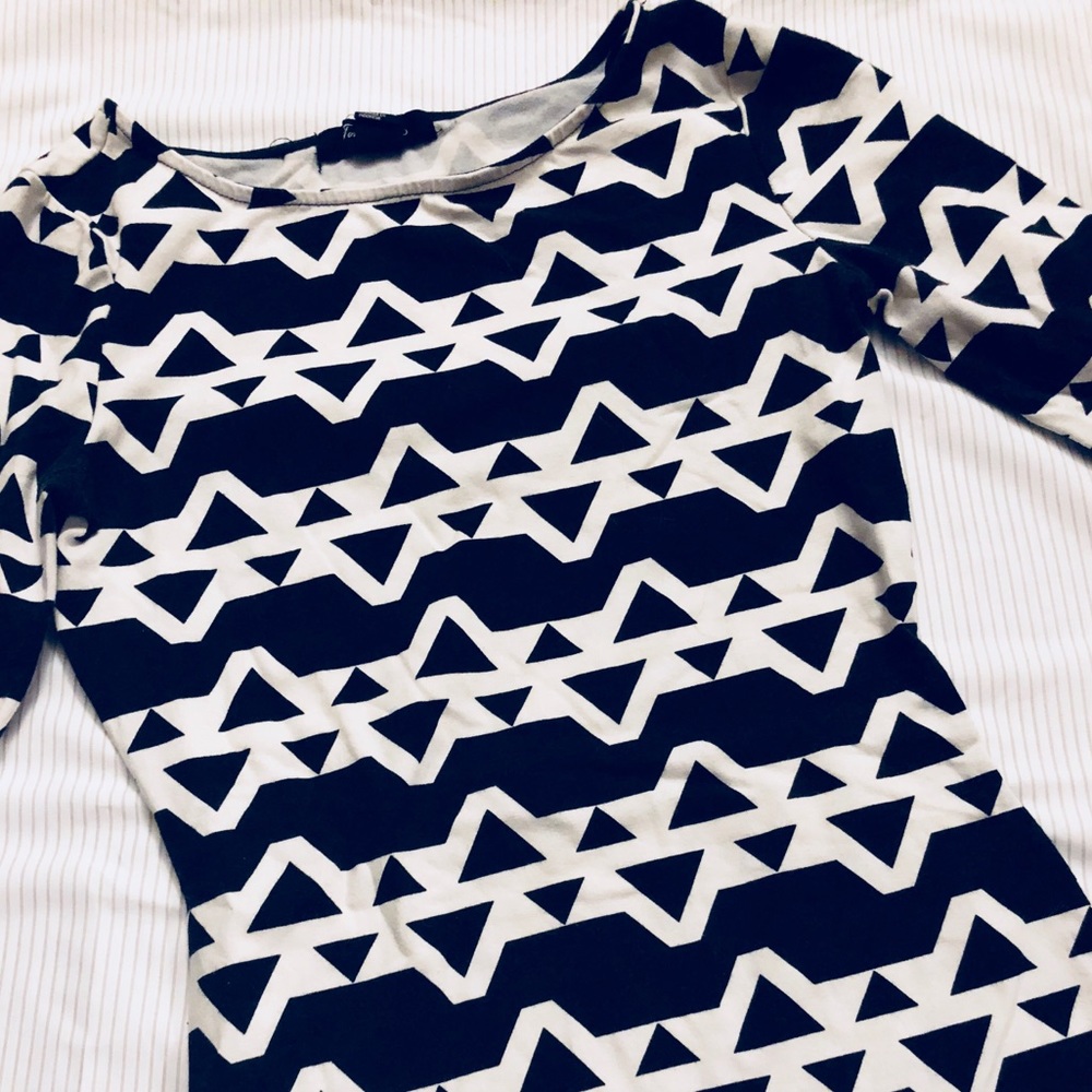 🖤🤍Forever 21 Patterned Bodycon Dress 🤍🖤